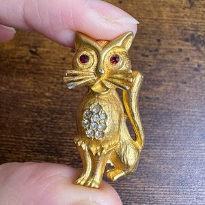 Gold Whiskered Cat Brooch with Red Eyes and Crystal Belly Vintage 60’s